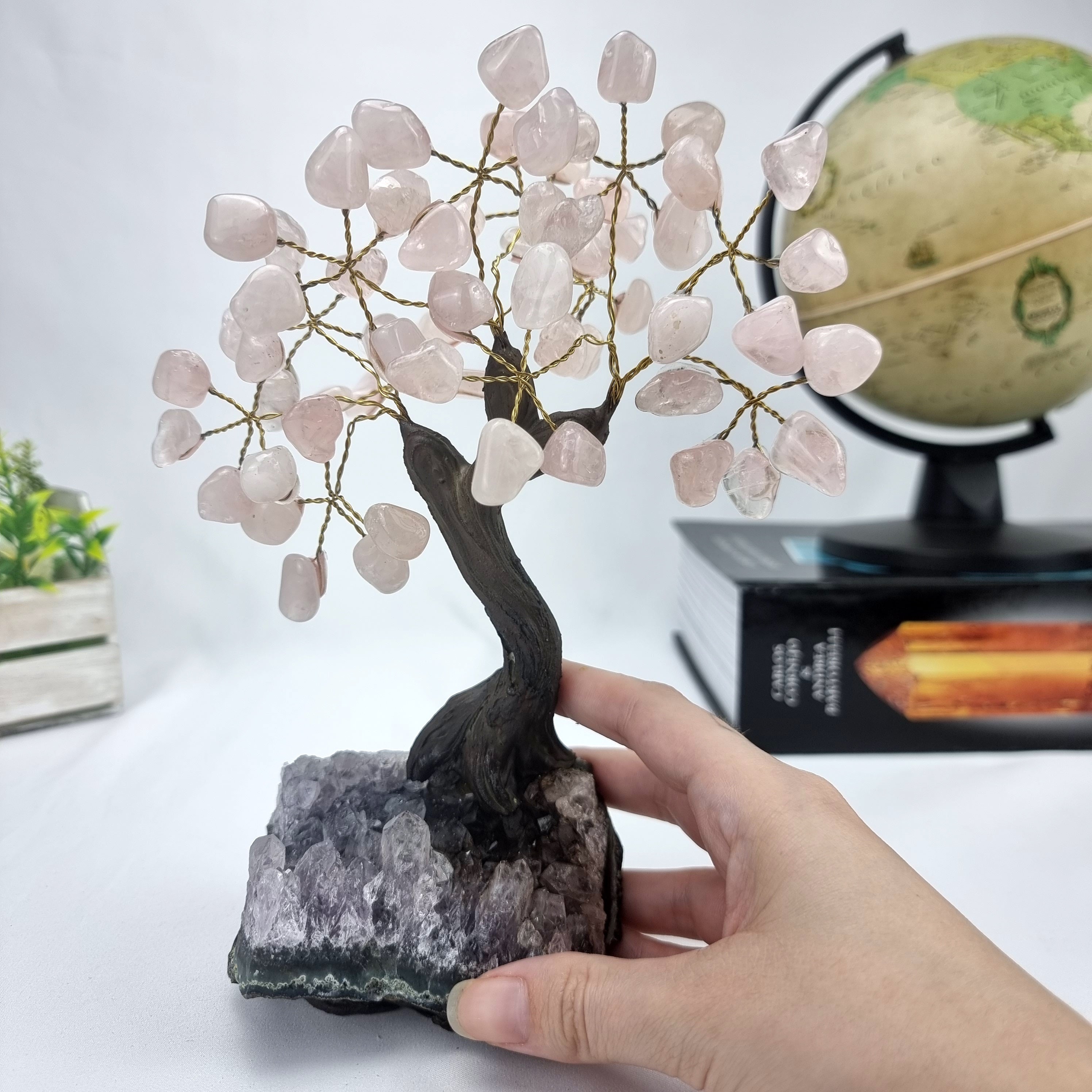 Árvore de QUARTZO ROSA Natural | 60 Pedras, 12 galhos | Base de Ametista com 15 cm altura - Peça Artesanal BR Crystals