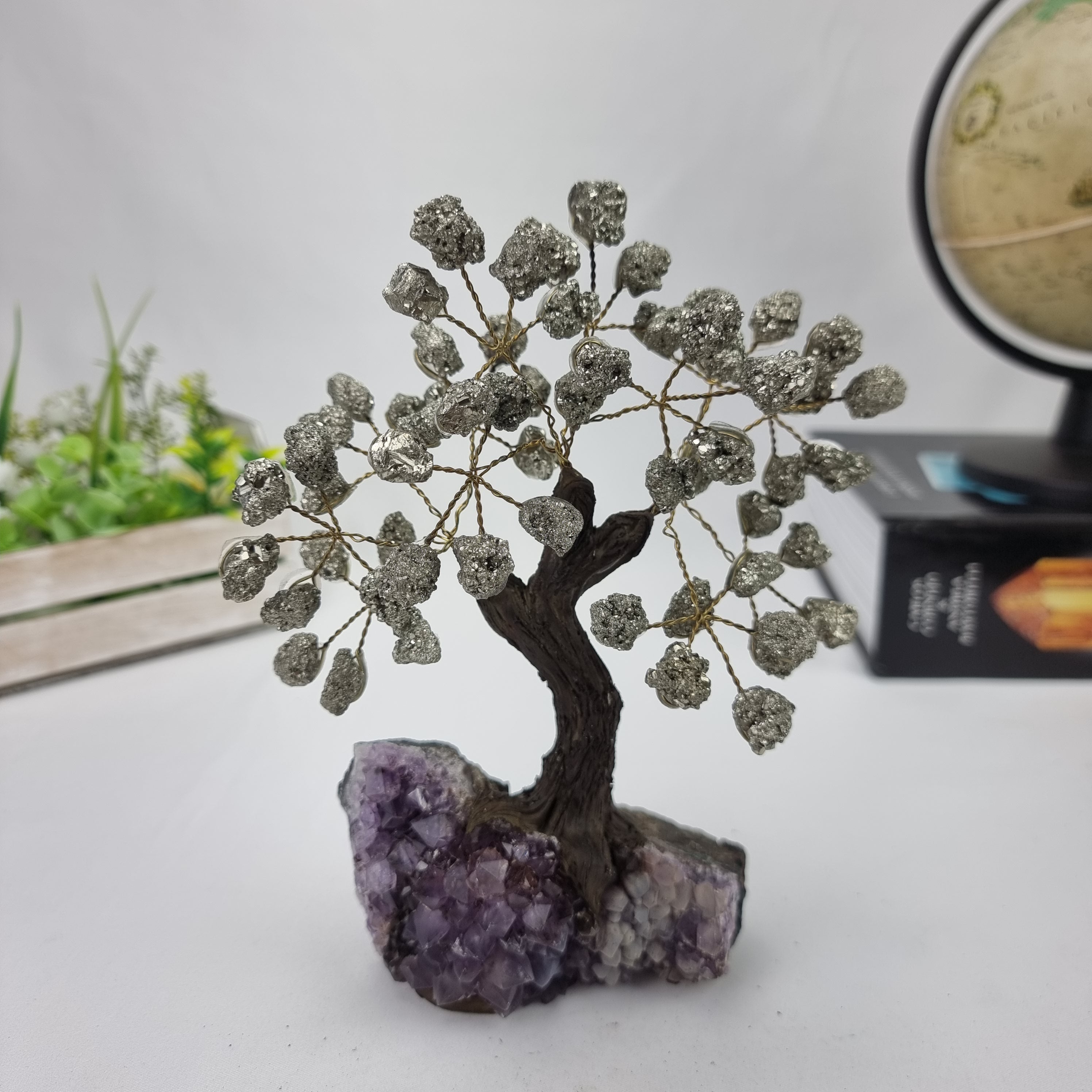 Árvores de Pedras Naturais | Modelos para Escolha | Base Especial de Ametista - 12 galhos e 60 Pedras | Peça Artesanal BR Crystals