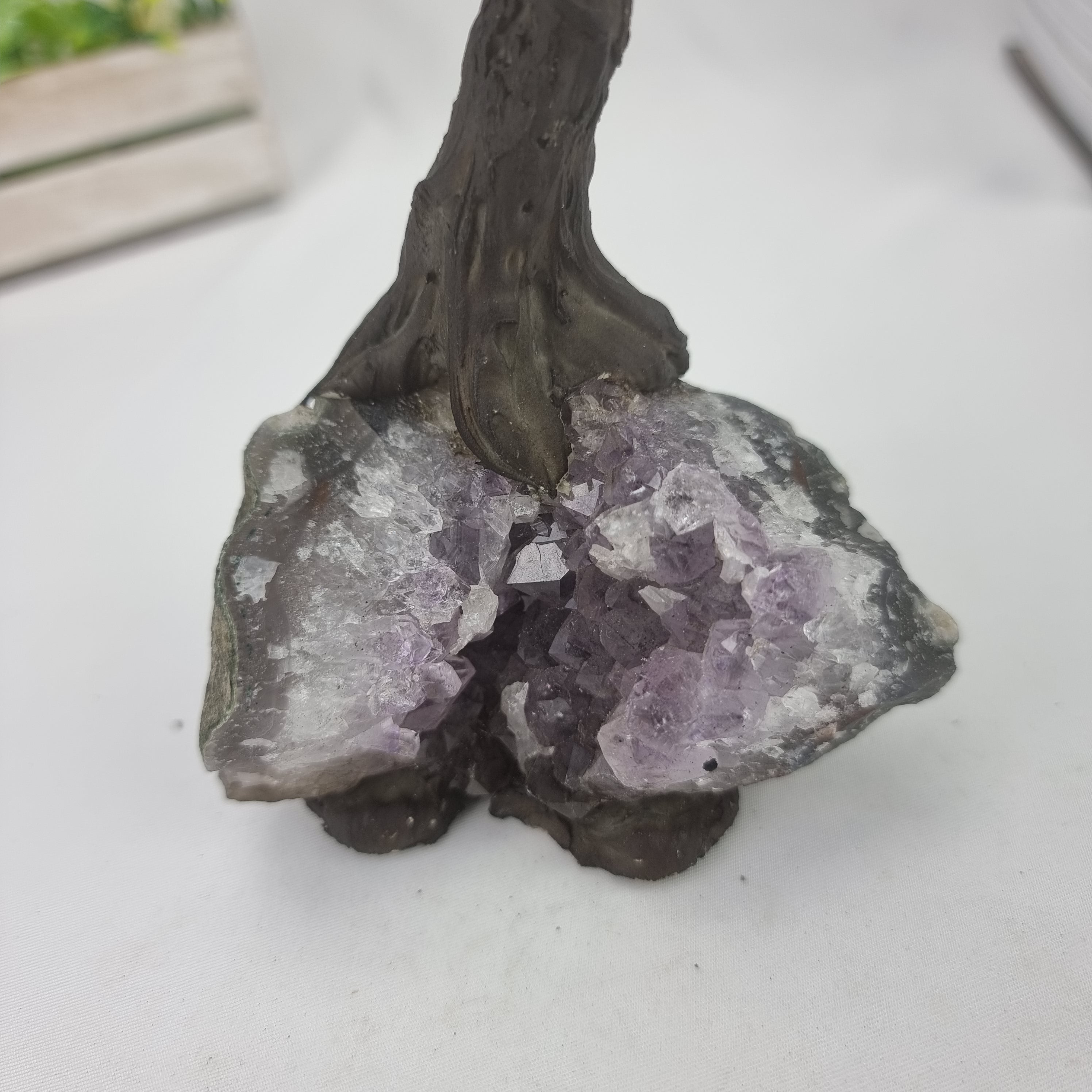 Árvore de QUARTZO VERDE Natural | 60 Pedras, 12 galhos | Base de Ametista com 15 cm altura - Peça Artesanal BR Crystals