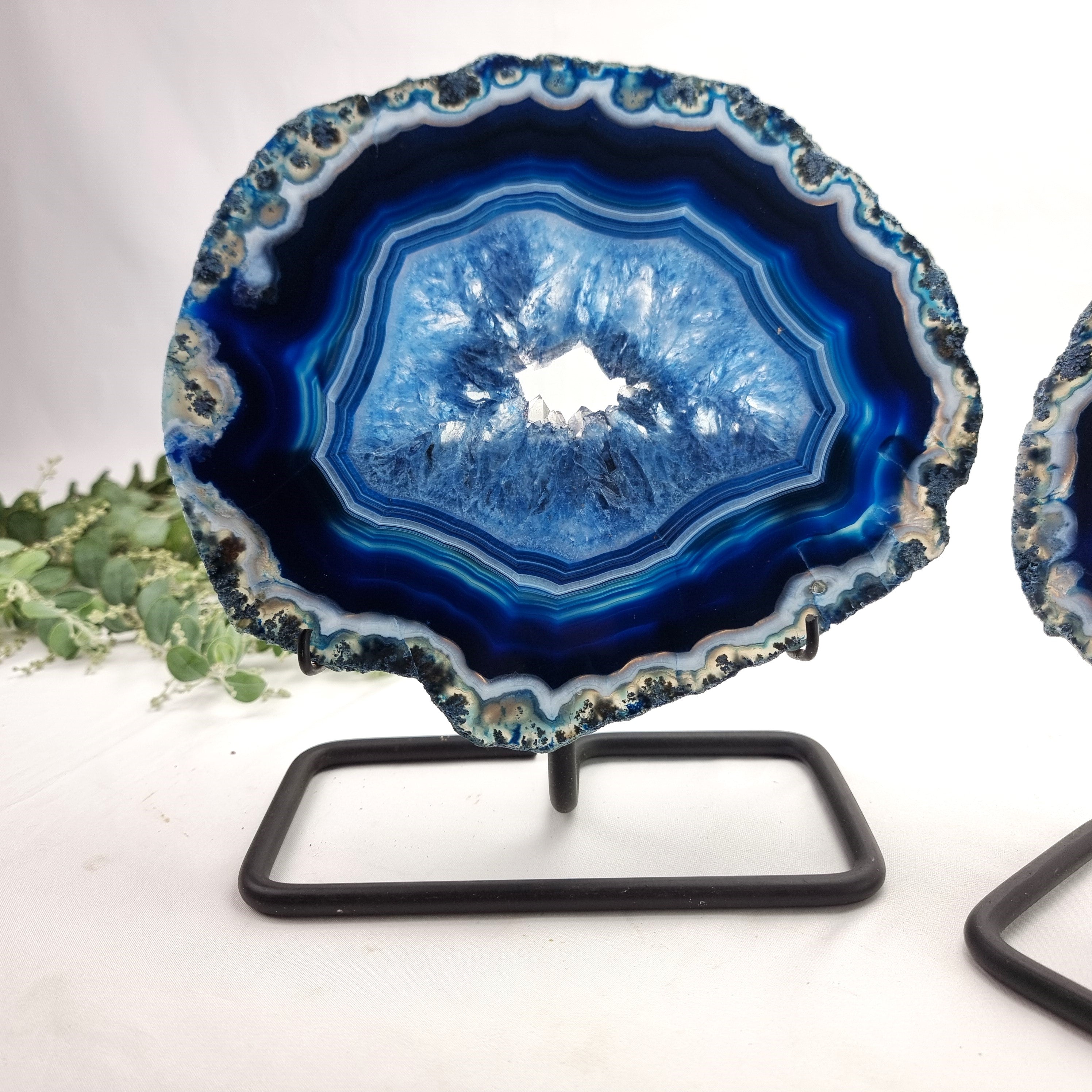 Chapas de Àgatas "Especiais" Azuis | Base de Ferro Preta | 2 Unidades | Peça Artesanal BR Crystals