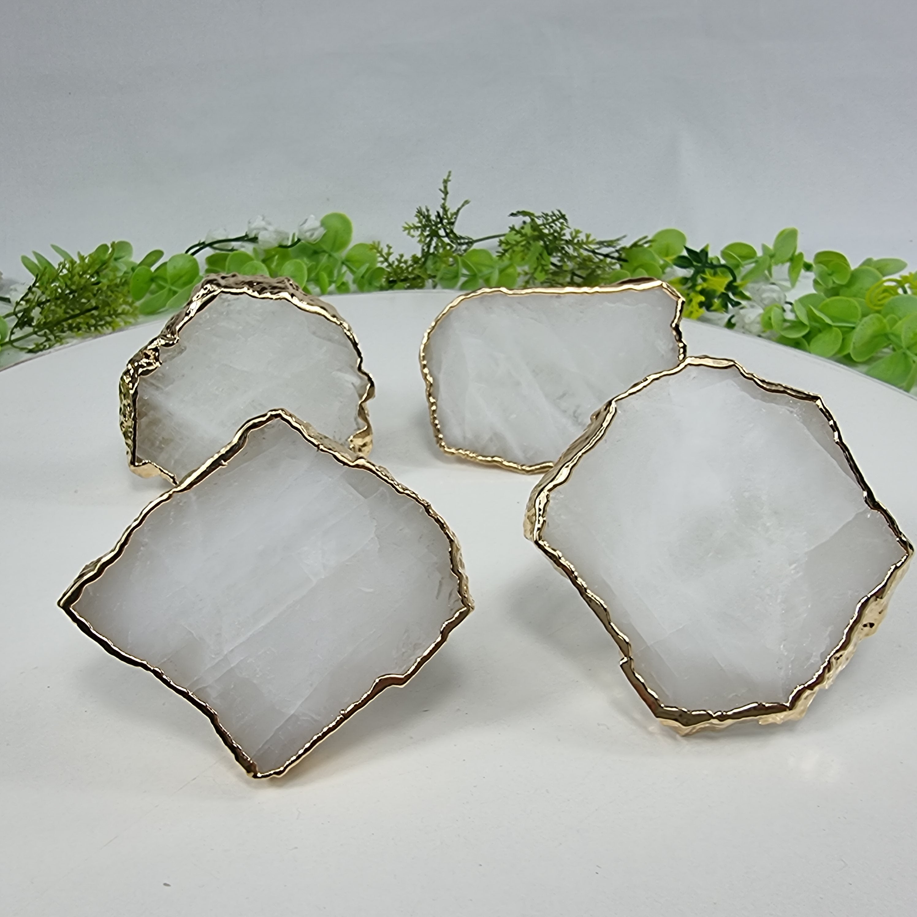 Porta Guardanapos QUARTZO BRANCO Bordas Douradas com Acrílico | 6 unidades | Tamanho de 7 a 9 cm | Peça Artesanal BR Crystals