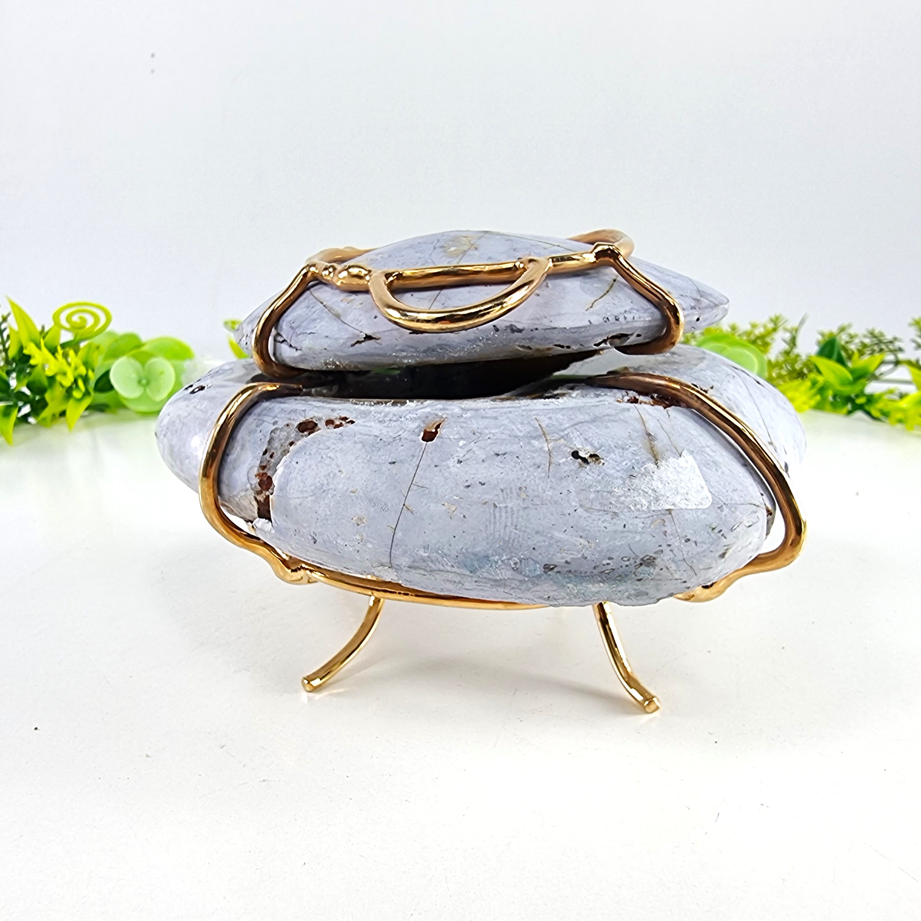 Porta Joias de Geodo de Àgatas | Base Dourada | Peso 310 g, Altura 6 cm | Peça Única Super Especial