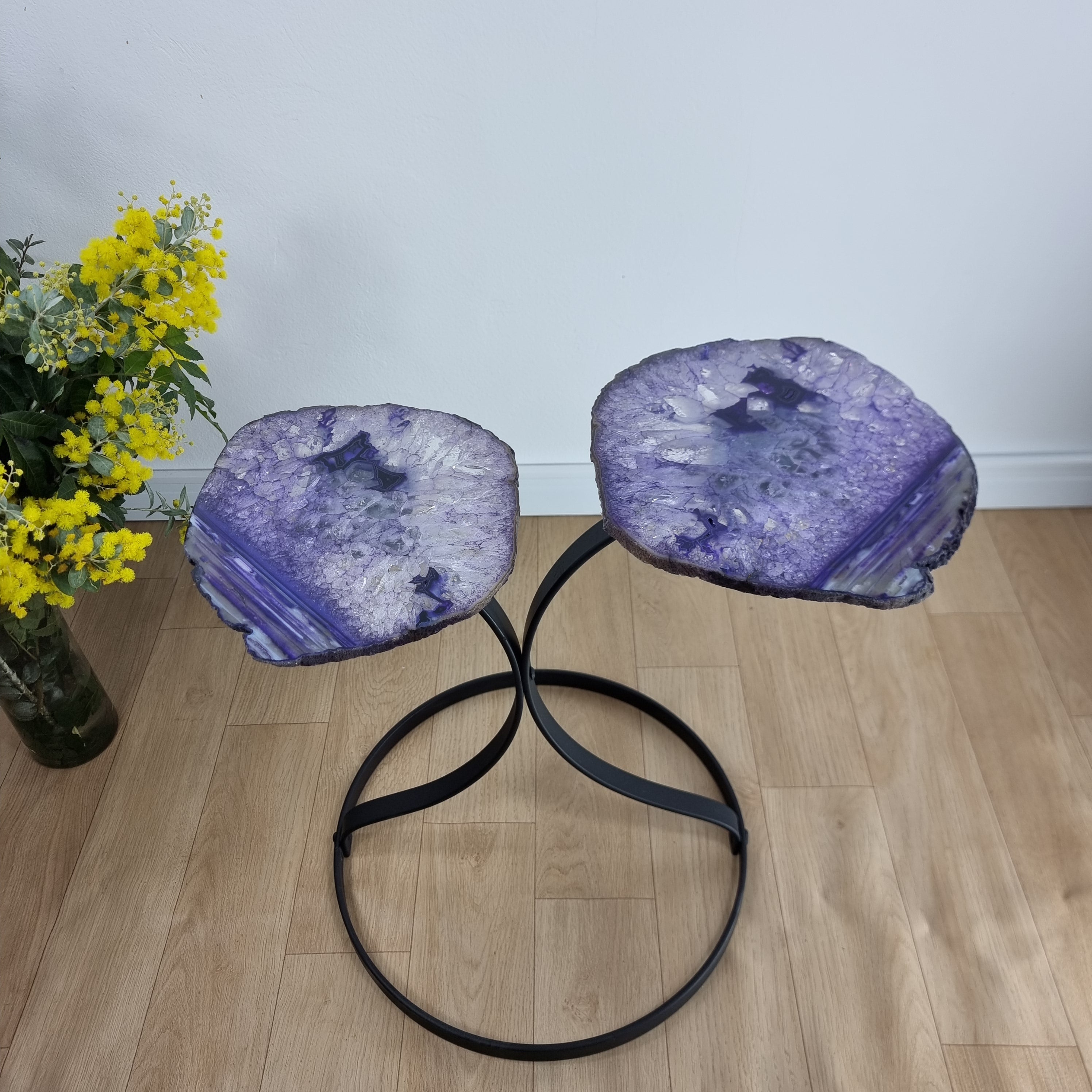 Mesa Lateral (PAR) de ÁGATAS Lílás com Banho | Base de Ferro Preta | Altura de 50 cm - Peça Artesanal BR Crystals