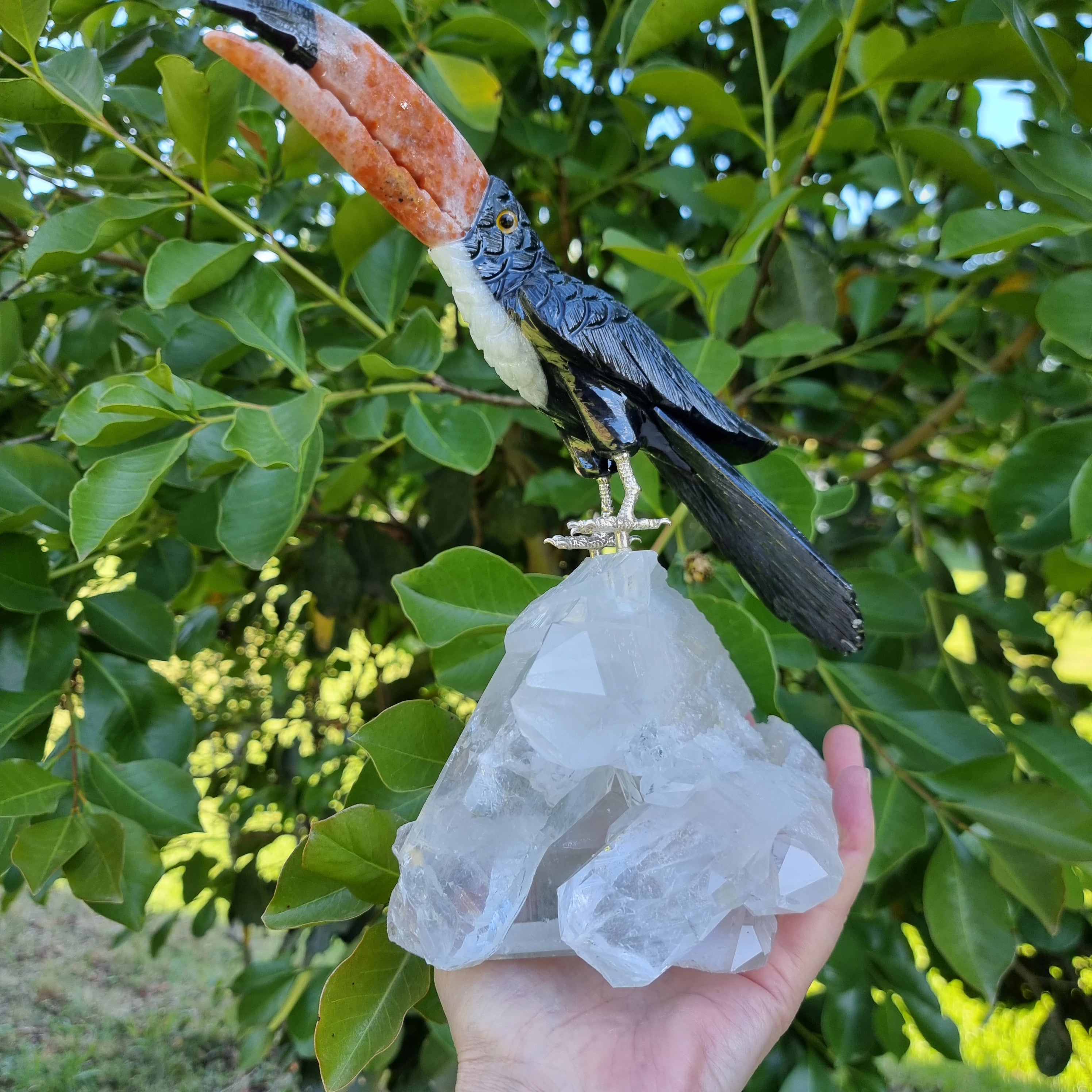 Tucano Preto de Cristal Natural Especial | Peso 1,95 Kgs, Altura 26 cm | Exclusivo, Energia e Beleza