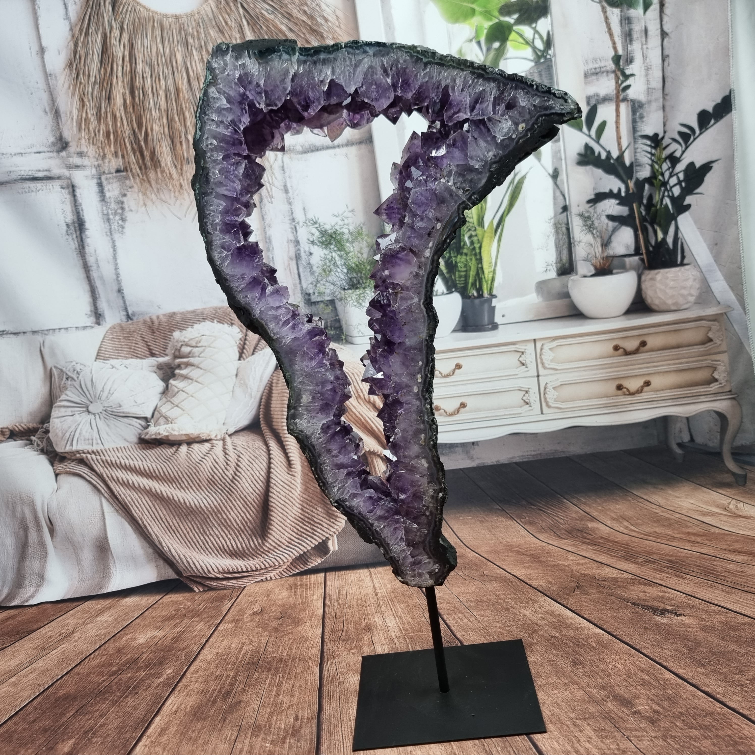 Argola de Ametista com Cristais Roxos | Base de ferro Preta | Peso 4,38 kgs, Altura 52 cm | Energia, Beleza e Sofisticação