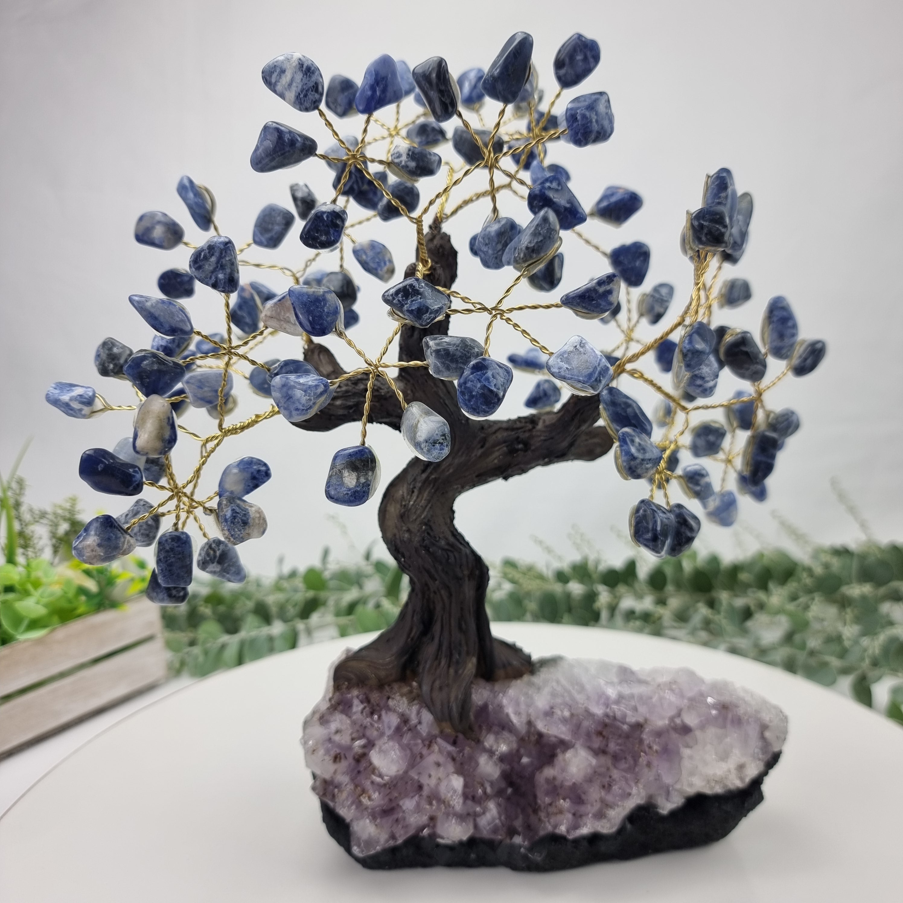 Árvore de SODALITA Natural | 120 Pedras, 24 galhos | Base de Ametista com 20 cm altura - Peça Artesanal BR Crystals
