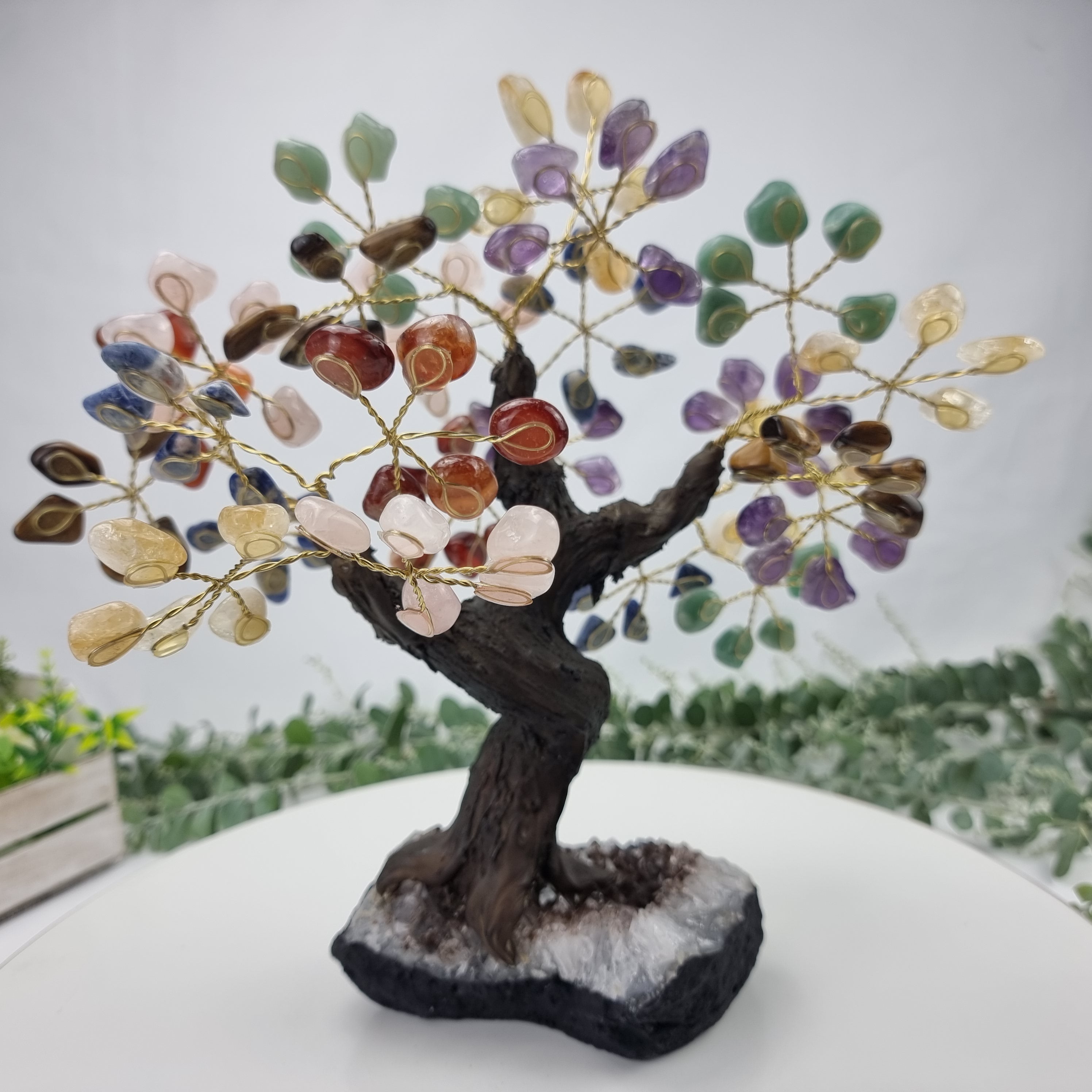 Árvore de 7 CHACRAS Natural | 120 Pedras, 24 galhos | Base de Ametista com 20 cm altura - Peça Artesanal BR Crystals
