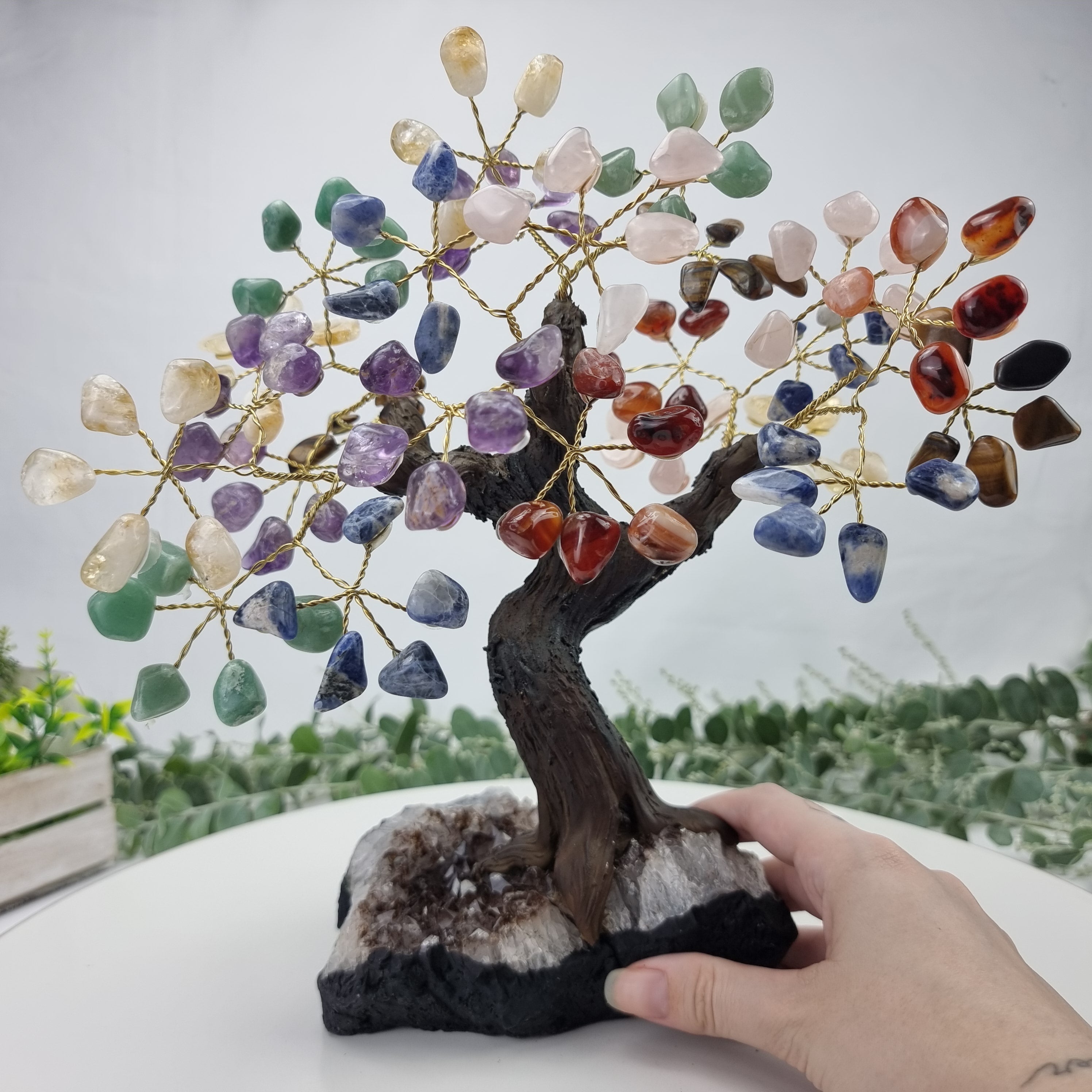 Árvore de 7 CHACRAS Natural | 120 Pedras, 24 galhos | Base de Ametista com 20 cm altura - Peça Artesanal BR Crystals