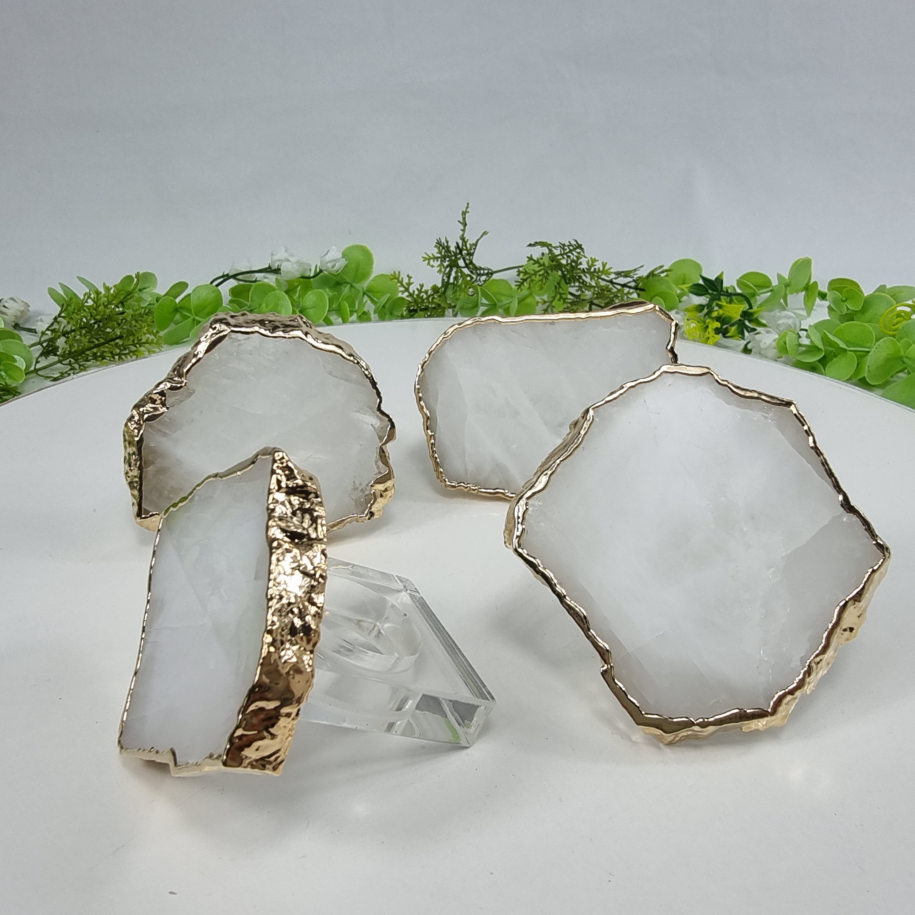 Porta Guardanapos QUARTZO BRANCO Bordas Douradas com Acrílico | 6 unidades | Tamanho de 7 a 9 cm | Peça Artesanal BR Crystals