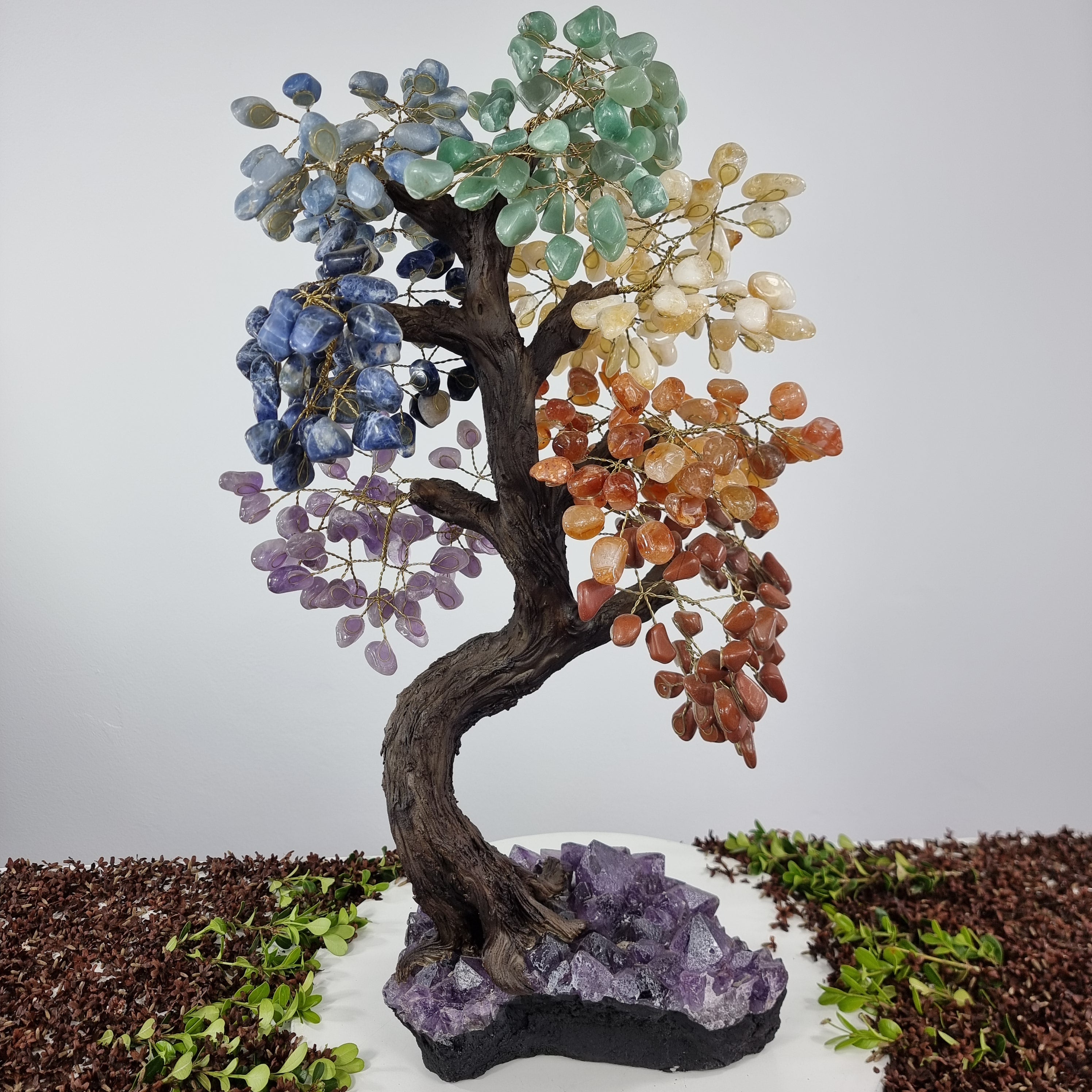 Árbol de 7 CHAKRAS Arco Iris Natural | 720 Piedras, 120 ramas | Base de Amatista Súper Especial de 60 cm de altura - Pieza Artesanal BR Crystals