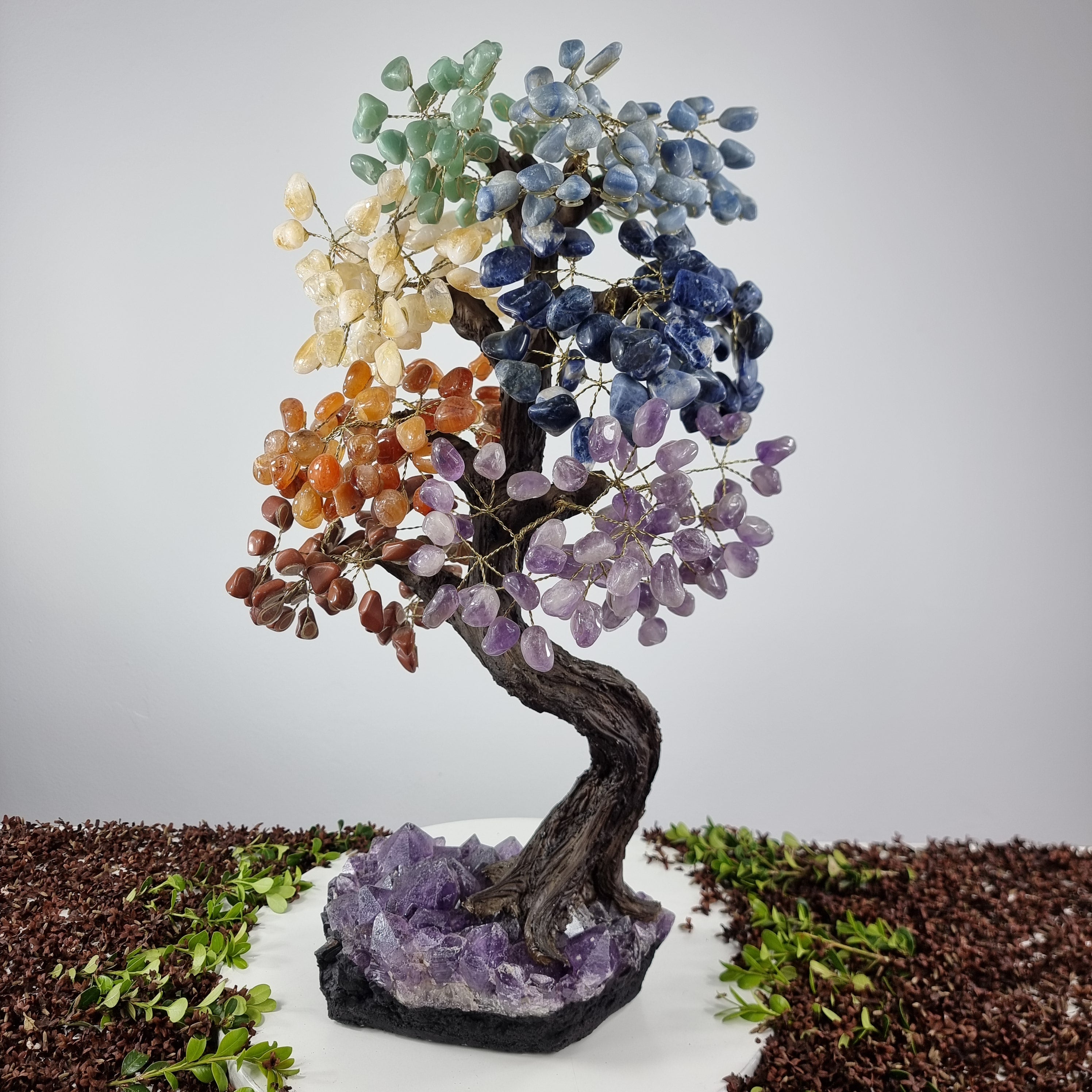 Árbol de 7 CHAKRAS Arco Iris Natural | 720 Piedras, 120 ramas | Base de Amatista Súper Especial de 60 cm de altura - Pieza Artesanal BR Crystals