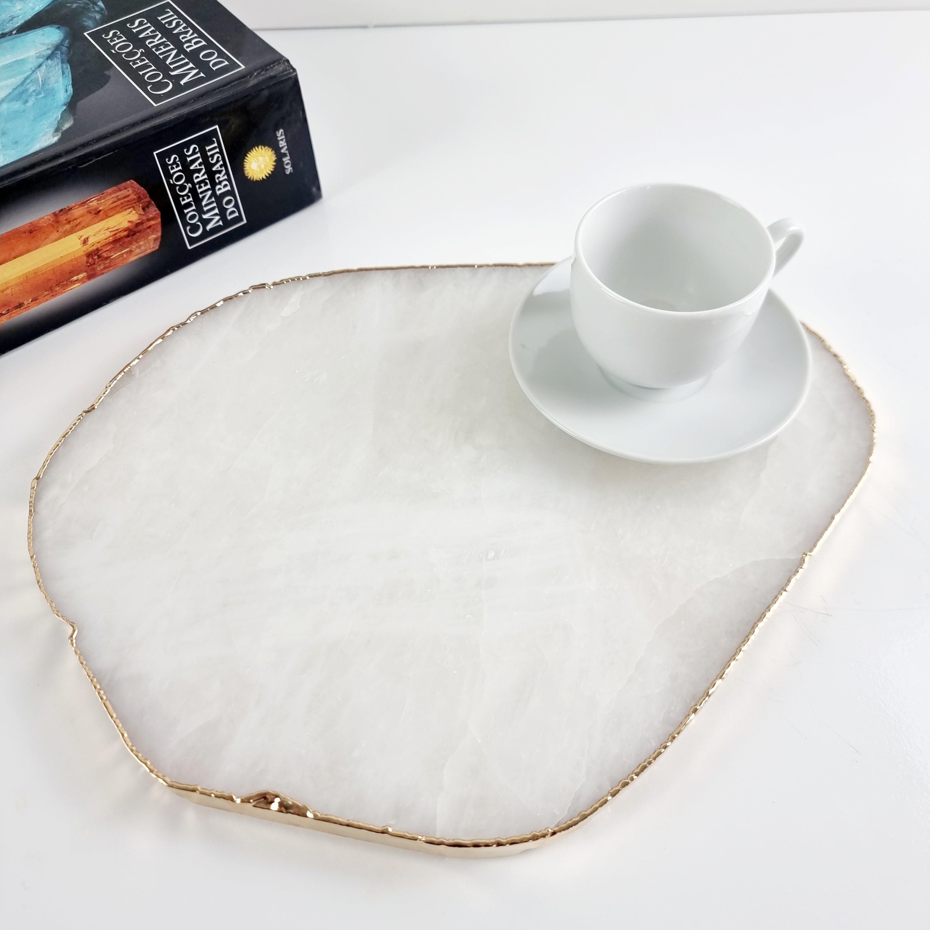 Bandeja de QUARTZO BRANCO Bordas Douradas | 1 Unidade | Tamanho 30 cm | Peça Artesanal BR Crystals