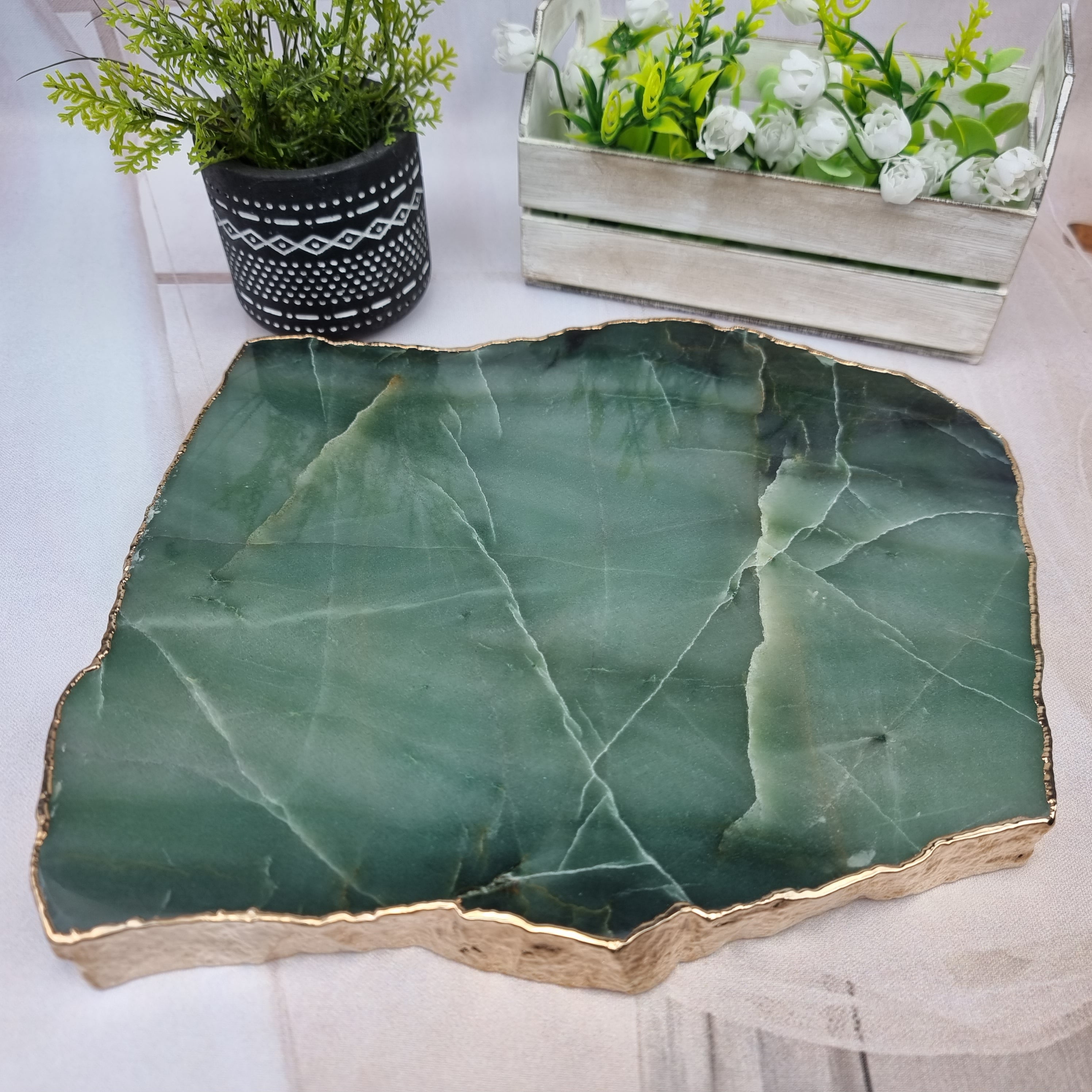 Bandeja de QUARTZO VERDE Bordas Douradas | 1 Unidade | Tamanho 30 cm | Peça Artesanal BR Crystals